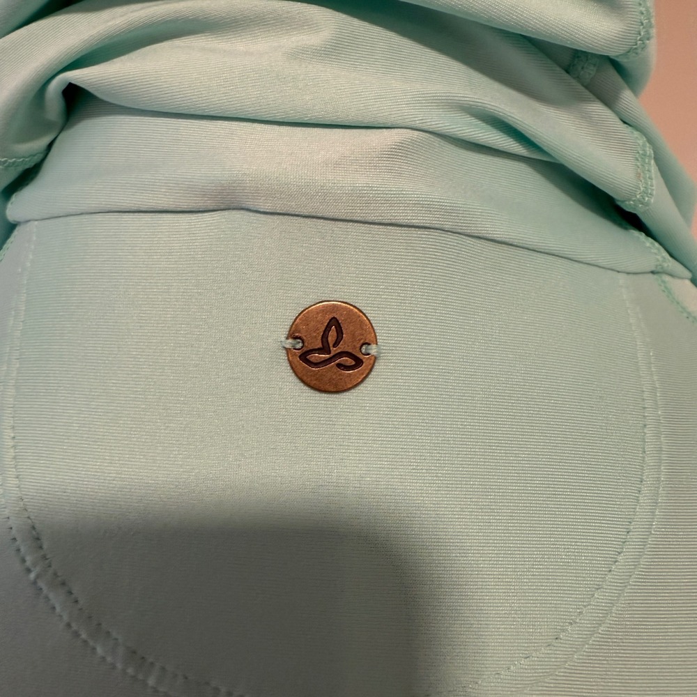 Prana Women's Light Green Edge Wave Full Zip Sun Top Size XL NWT - Picture 4 of 5